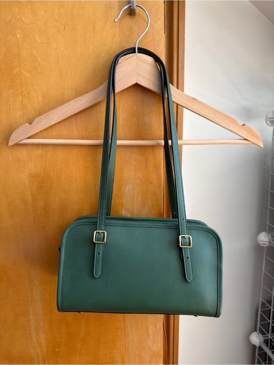 Coach Handbags - Coach Swing Zip Bag Green Glovetanned Leather Shoulder Bag with Brass Hardware